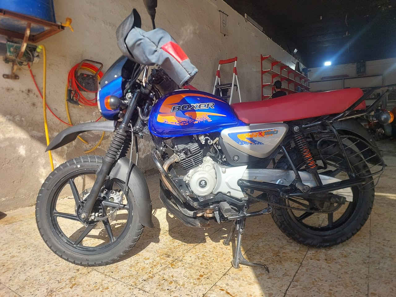 السلام عليكم ورحمة الله وبركاته
بوكسر مديل2023 
اوراق باسمي 
نضافه 100 %
مكان  ميسان العماره 
للاستفسار الاتصال على الرقم 
***********
