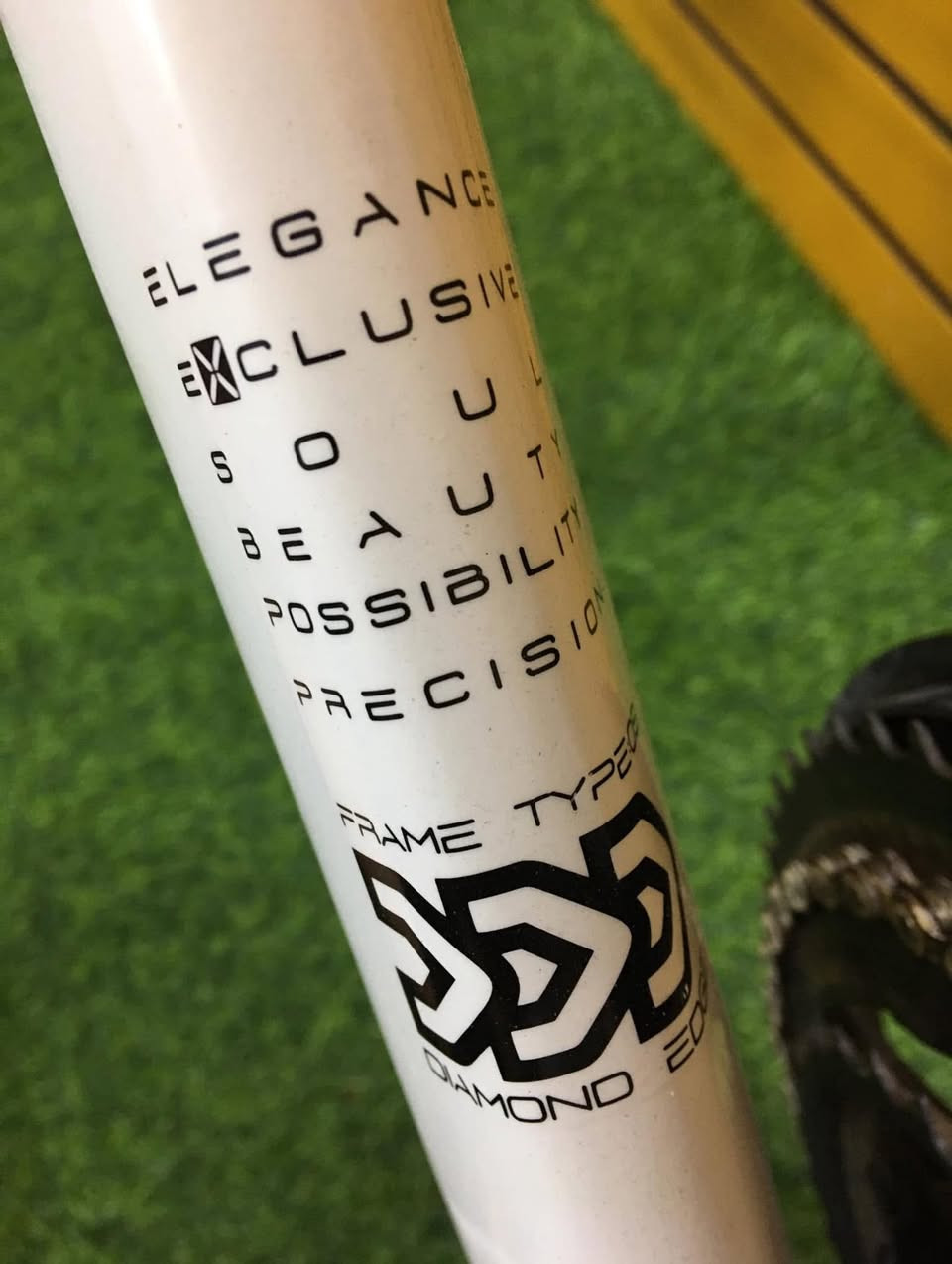 سلام عليكم 700c للبيع ماركة Doppelganger D6 Asphalt
لشة المنيوم 

سستم شيمانو بالكامل وشغال ٣×٧ عكرب

السعر مطلوب ١٧٥ الف و بي مجال

للاستفسار واتساب ***********
