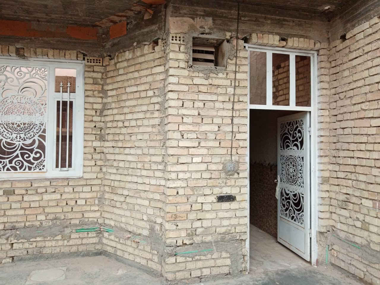 🕋بسم الله الرحمٰن الرحيم 🕋

👋السلام عليكم ورحمة الله وبركاته👋

🏪يعلن مكتب انمار للعقار

🌄الانبار قضاء الفلوجه

🏡 بيت 

#للبيع حي الخضراء خلف جامع التقوى 

🚧 بناء طابوك 

📐المساحه 260م  

📃طابو صرف سند تحويل ملكيه بسم شخص واحد 

🛣️شارع 10 تبليط خدمات مجاري 

🛑طابق واحد  
🔵استقبال وكراج  حديقه 
🔵مطبخ 
🔵غرف 2
🔵مناور 2
🔵صاله 
🔵صحيات 2
🔵الارضيه بورسلين 
 

💲#السعر المعلن 150مليون وقابل للتفاوض مع صاحب العقار 

🧑‍💻عزيزي عندك عقار وتريد تبيعه باسرع وقت راسل صفحتنه نلبي لك طلبك 🙏♥️

⁉️للاستفسار اكثر مراسله صفحتنا او زياره المكتب انمار للعقار الواقع على شارع 60 مجاور اسواق الايمان ومجاور المطعم والكوفي بلاك ساراي شارع السكلات او الاتصال 

☎️***********☎️كورك 
☎️***********☎️ واتساب  

⁉️اذا كنت تملك عقار وترغب في نشره مراسله صفحتنا او زياره المكتب انمار للعقار او ارسال المعلومات على الواتساب ☎️👆

⁉️الاسعار المعلنه في مكتبنا تحدد من قبل البائع وليس المكتب ونجمع البائع والمشتري وجها لوجه لاتمام عمليه البيع

⁉️متابعه ولايك للصفحه ليصلكم كل ماهو جديد فضلاً وليس أمراً

♥️طابت أوقاتكم بكل خير ♥️
