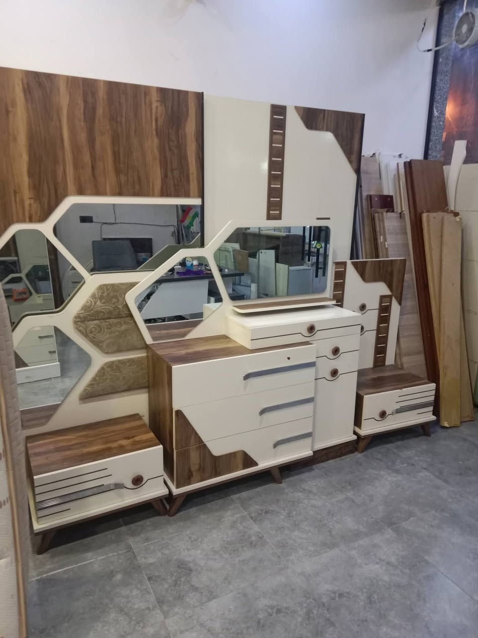 غرفه للبيع


**إذا كنت صاحب هذا الإعلان وتريد حذفه لأي سبب، رجاءا أرسل رسالة إلى الدعم الفني**