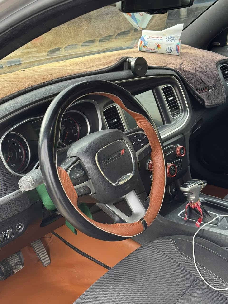 جارجر 2016
حادث فقط الي موجود بل صوره 

كفاله من الصبغ والمعجون 

حداديه تايرات لايت زرع عدسه زنون سستم صوت شكاكي سياره ماداخله كراج استخدام شخصي وهواي تفاصيل 

سعر 190بيهه مجال بسيط تراي مالتك للعمره وترجع
***********✍️
