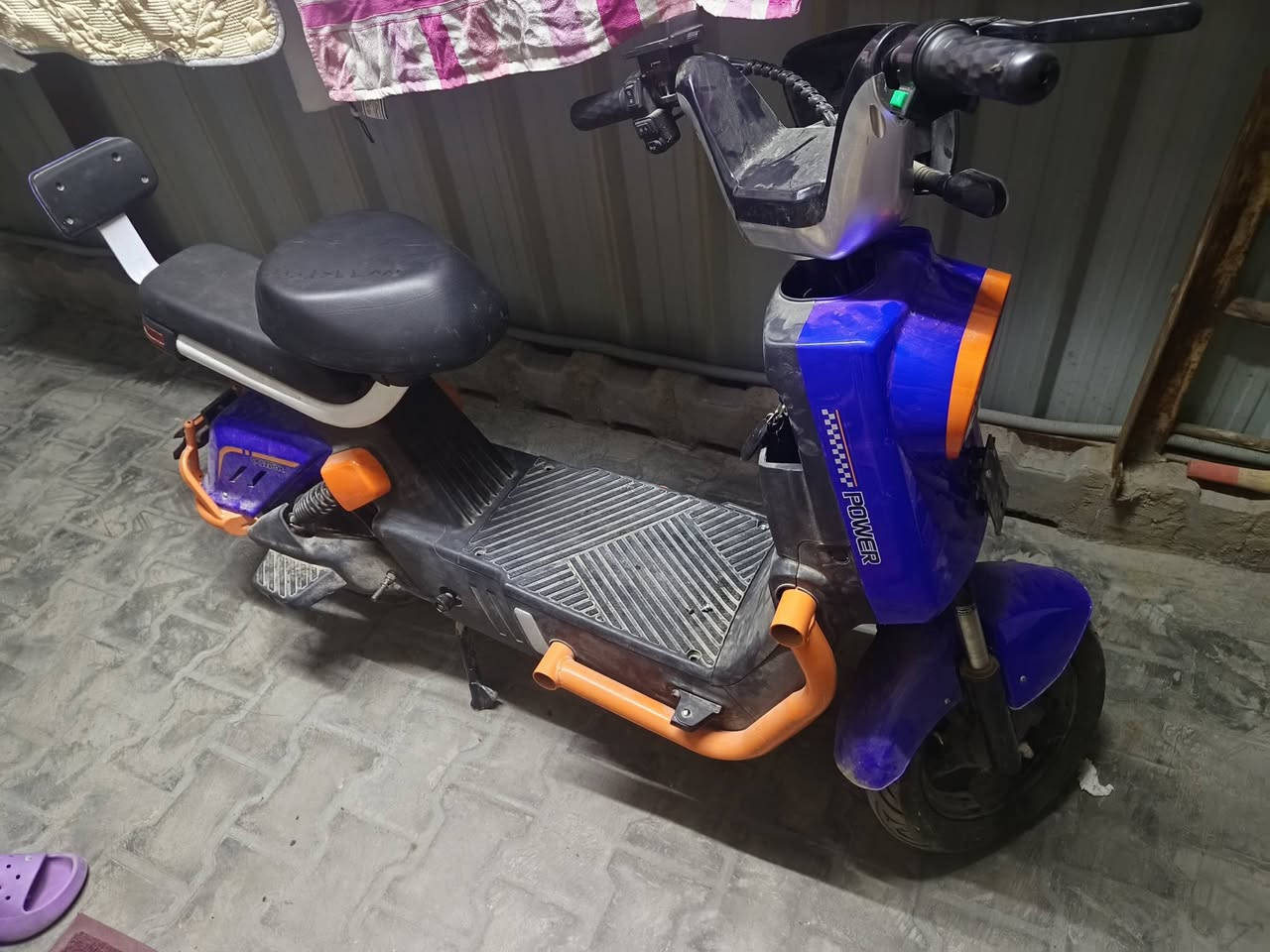 دراجه شحن نظيفه سويج بصمه وكرت شاشه السعر ٣٠٠ وبيه مجال قليل الشراي يتصل أو خاص ***********
