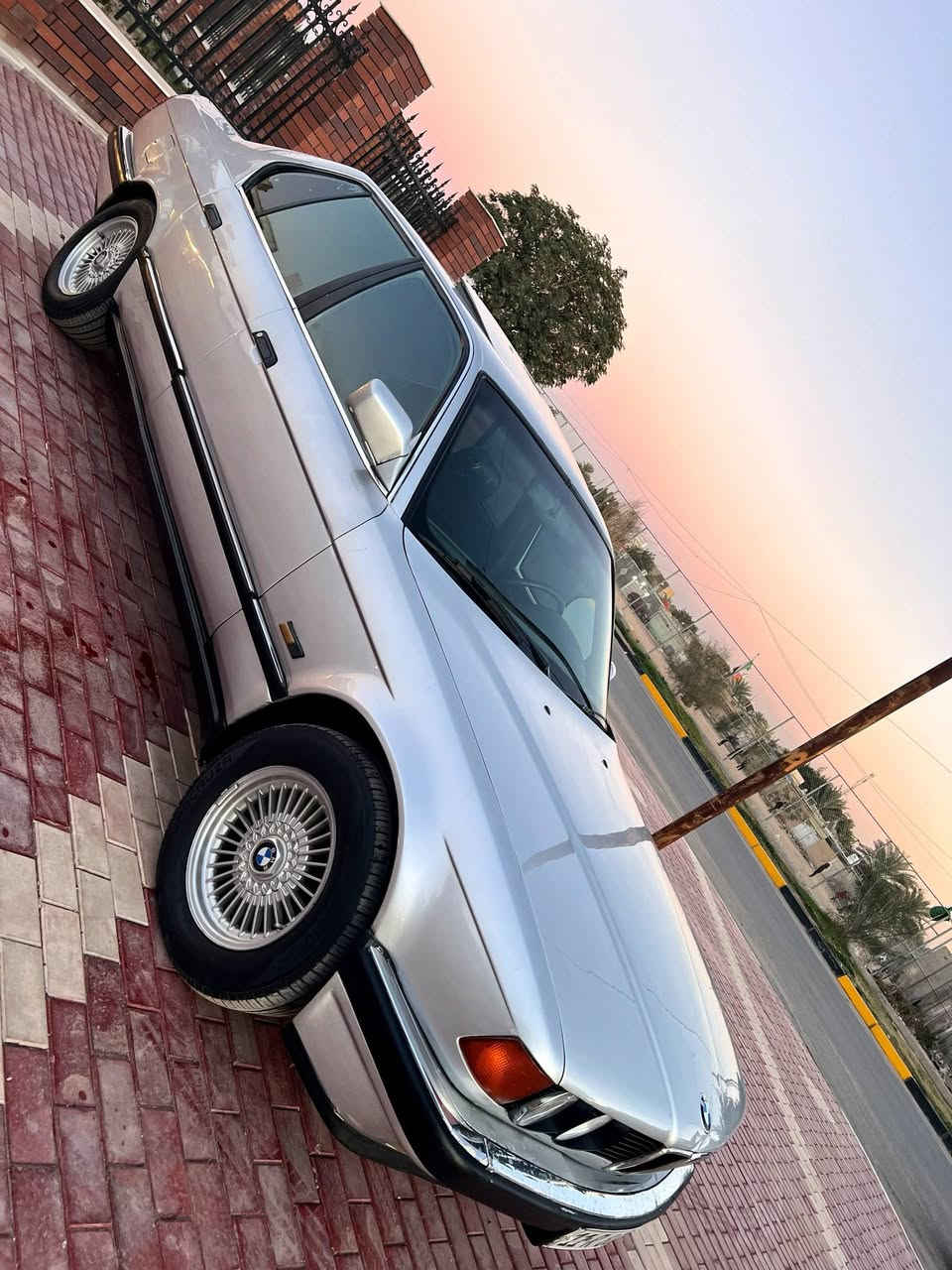 سلام عليكم 
الهم صلي على محمد وال محمد 
اخوان BMWمديل 1991 حجم 735صبغ حزام بدون حادثه صدر جديد تخم تاير رقم بغداد باسمي مكانه كربلاء سعرها 63
***********
