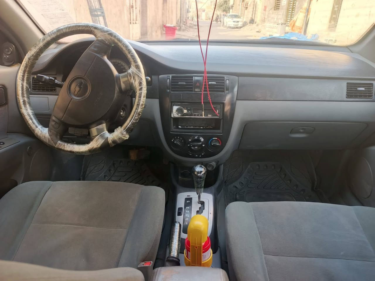 بسم الله الرحمن الرحيم
السلام عليكم سياره للبيع مرشوشه صبغ للجماليه فقط مكينه نضيفه كير نضيف تخم تواير حداديه كهربأيات جاهزه مجهزه 
مصفره هيئه وغرامات ومداور ثاني يوم السعر 65 وبيها مجال 
الرقم ‏‪0782 685 4736‬‏
