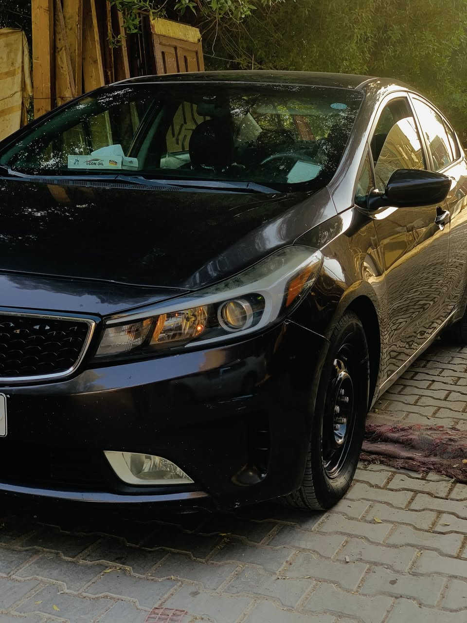 سلام عليكم فورتي موديل 2017 وارد ☑️ امريكي هاذا الحادث كدامك ☑️ السياره نص مواصفات مكينه 2000 دوش كير At السياره بيها شخط بل صفحه ومصبوغه ابيعلك صبغ عام تريد تاخذها سونار اني 
ابيعلك عل موجود وهاي السياره كدامك مثل البصور

السعر  110 وبيها مجال مكاني بغداد الشعله 
رقم الهاتف ‭***********
