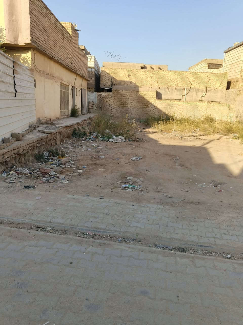 يا الله سلام عليكم قطعه طابوا صرف للبيع  في حي العسكري شارع المستوصف مساحه 305 متر متفونه أو جاهزه ***********
