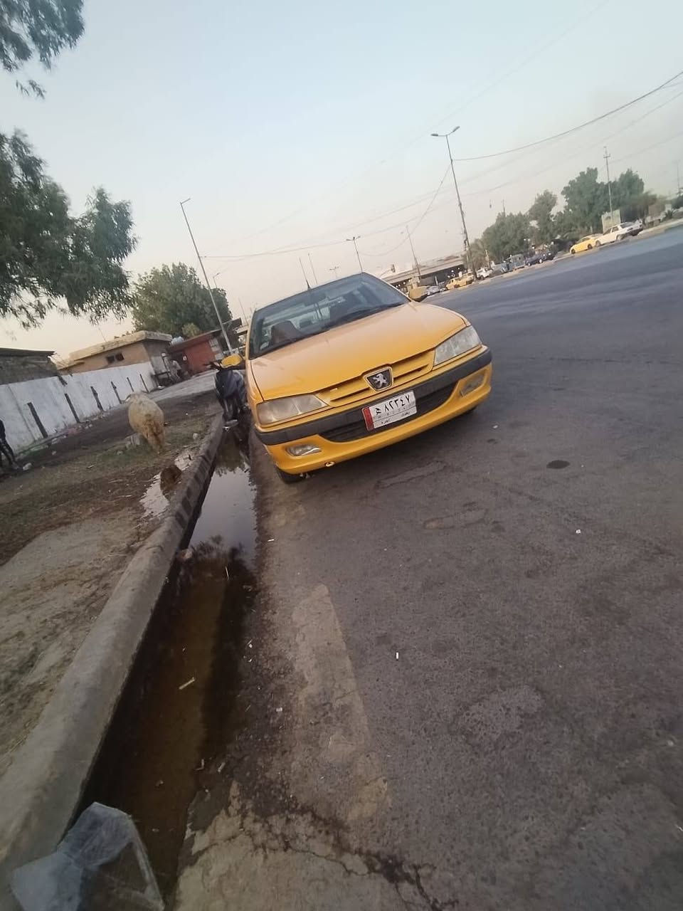 سلام عليكم بيجو بارص 2018 مسدد قصدها بس بعده الحجز مامشيول كفاله من عده باب الأيمن الخلفي ضربه شبر العنوان بغداد العبيدي السعر 60 وبيها مجال 
الرقم:***********
