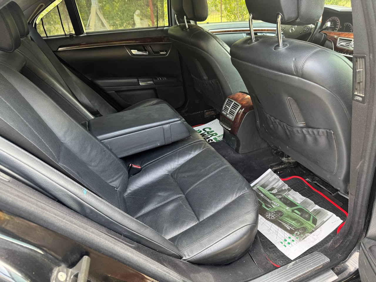 مارسدس 2010
صبغ جاملغ خلفي شبر بارد
مكينه كير مكفولات 
مكينه 8 سلندر 
سنويه هزه جديده بأسمي
فول 1/1 السياره جديده 

عنوان بغداد شارع فلسطين 
معروضه 200
*********** بغداد, العراق
