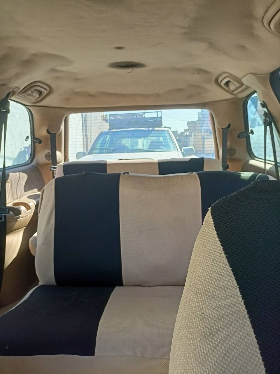 السلام عليكم ورحمة الله وبركاته دوج 7 راكب موديل 96 رقم انكليزي محرك كير كهربائية كامله شرط التحويل سنويه 29 مكان السيارة بغداد جسر ديالى القديم السعر 37$ ورقة وبيه مجال الاتصال على الرقم الموجود ***********
