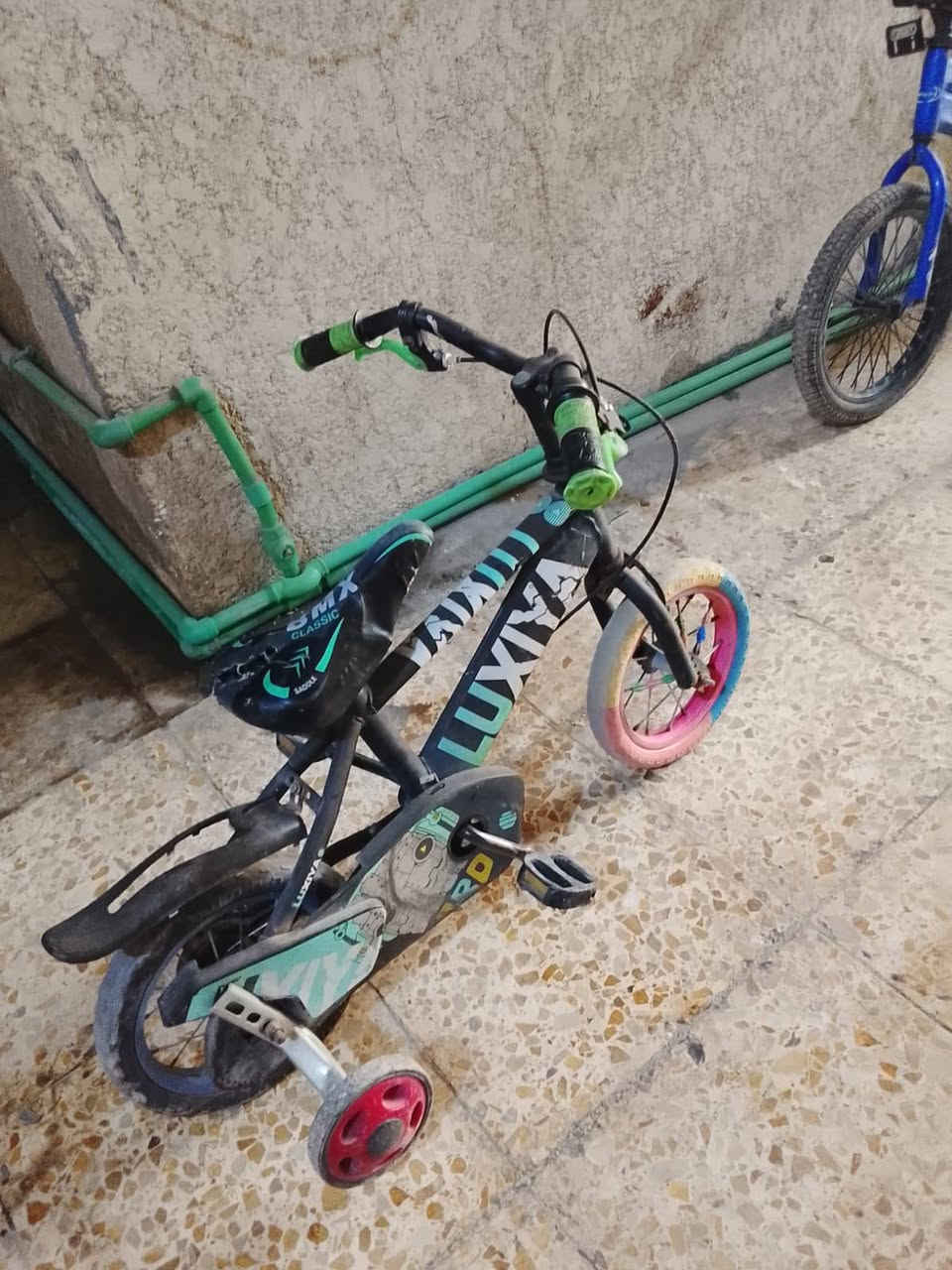 السلام عليكم من رخصه الادمن بايسكلات ثنين للبيع سعرهن ثنيناتهن 45000للتواصل 0787688158


**إذا كنت صاحب هذا الإعلان وتريد حذفه لأي سبب، رجاءا أرسل رسالة إلى الدعم الفني**