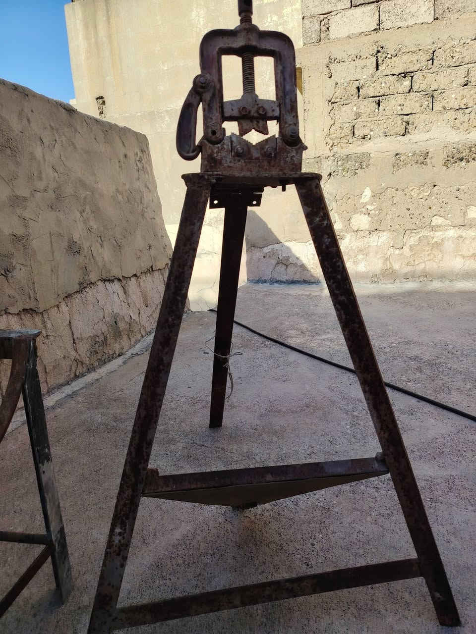 للبيع منكنه السعر 20الف وبي مجال قرب دوره 19موصل جديده  للتواصل على الرقم *********** المكانه موصل جانب الايمن موصل جديده قرب دوره 19
