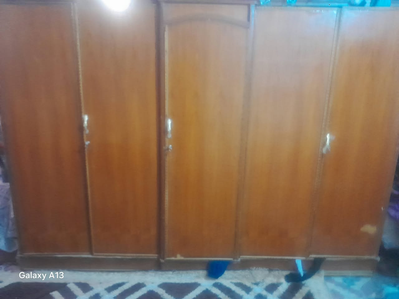 السلام عليكم كنتور ٥ بيبان خشب صاج نضيف ومابي اي كسر قيم واخذ مكاني كربلاء حي الحر رقمي ***********
