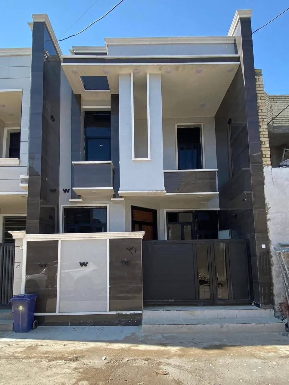 #اسلام_عليكم_دار_للبيع مساحه100مترواجه6اوربع انزال16
✅يحتوي على 3غرف:نوم+ستقبال+صاله +مطبخ+صحيات عدد٢ طابو زراعي سند 25 قرار محكمه من الدار شغله فول  

⬅️العنوان بغداد الدوره مدخل البعيثه مجمع الأمل الستفسار

***********//*********** //***********
