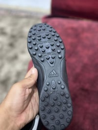 اديداس اصلي بالة  نظيف كلش قياس 43وثلث طول القدم 27ونص السعر 40 توصيل ...