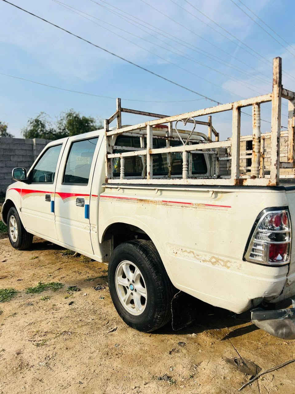 سلام عليكم كنو للبيع موديل 2006 رقم. كركوك سنوية ل 29 بسمي شىط تحويل مكينه وكير ياباني جدد  بلاديه مابيها صبغ ولا خياس كهربائيّة شغاله 
شاصي رقم شاصي مكفول سياره تراي  وين ما يعجبك مكاني ديالى بعقوبه سعرها 35 وبيها مجال 
***********
