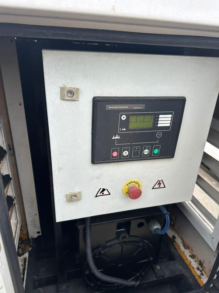 السلام عليكم. 
مولد بيركنز.  حديث  3 بستم    33 كيفي 
آخو الجديد  نظام اوتو. تشغيل إطفاء ذاتي
ما مفتوح بي ولا برغي  لا صرف ولا بخار 
العنوان أربيل 📍.  يوجد توصيل. 🚚
للتواصل.   ***********.
