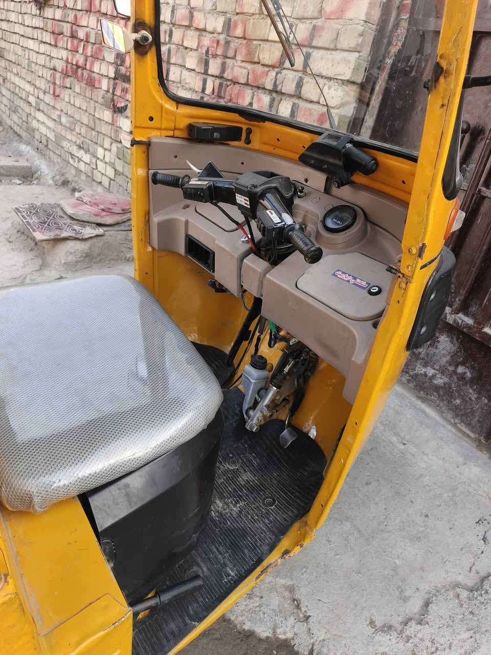 السلام عليكم شباب تكتك رقم وسنويه هزه جديده رقم نكليزي للبيع موديل 18شهر12منه29 تكتك مكفوله من صبغ ومعجون تكتك معمره بس دوس محرك مجفت مره وحده مامشروكه تكتك مال جناي  سعر 5850وبيه مجال للطيبين رقم ***********متواجد واتساب فيس بوك
