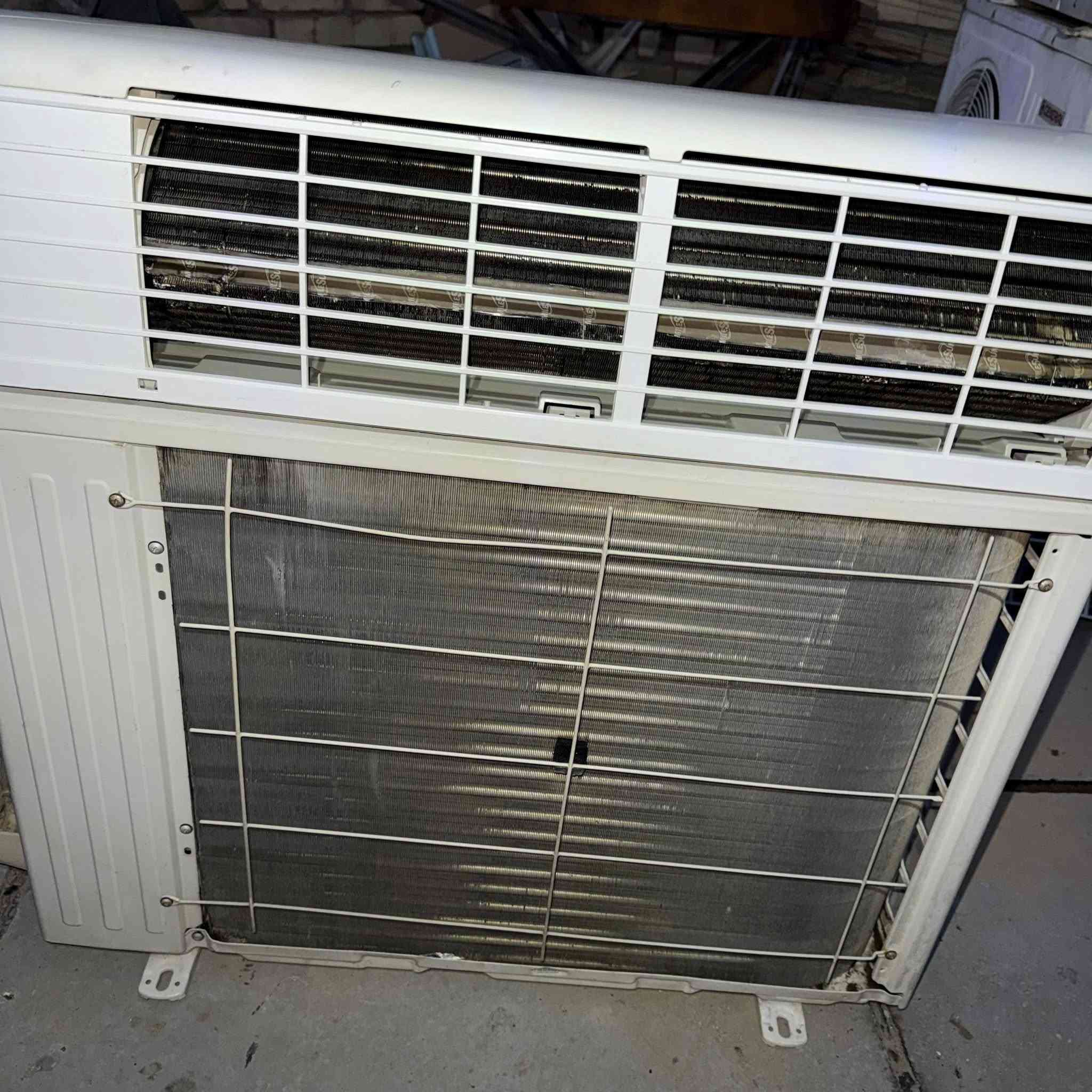 سبلت ١ طن توسوت نظافة ٩٠٪؜ مثل ماواضح بالصور كامل ملحقات بواري وايرات بليته وريمونت وفلاتر  شغال تدفئة تبريد 
السعر ٢٨٠ الف
العنوان بغداد الشعب حي البساتين
***********
متوفر واتساب
