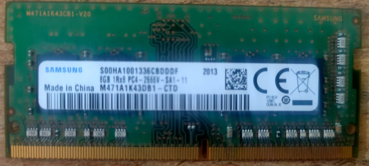 المواصفات الفنية
السعة: 8 جيجابايت (8GB).
النوع: DDR4 SDRAM.
عامل الشكل: SO-DIMM (260 مسمار)، وهو الحجم القياسي لذاكرات اللابتوب.
السرعة: PC4-2666V، مما يعني أنها تعمل بتردد 2666 ميجاهرتز.
رقم الموديل (Model Number): M471A1K43DB1-CTD.
التكوين: 1Rx8 (رتبة واحدة، ثماني شرائح ذاكرة).
بلد الصنع: الصين (Made in China). بغداد, العراق


**إذا كنت صاحب هذا الإعلان وتريد حذفه لأي سبب، رجاءا أرسل رسالة إلى الدعم الفني**