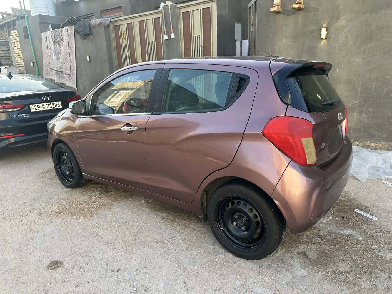 🚗 للبيع أو المراوس 🔥
شفروليه سبارك موديل 2019
✅ حادث جاملغ وبونيد. ✅ السيارة جاهزة بالكامل ولا تحتاج أي مصروف. ✅ محرك وكير جديدان. ✅ حدادة وتبريد بحالة ممتازة. ✅ دواخل جديدة. ✅ السيارة نظيفة جدًا واستخدامها ممتاز. ✅ مصبوغة بالكامل بسبب الشخوط فقط.
📋 الوضع القانوني:
بدون رقم حاليًا.
الكمرك مدفوع وجميع الإجراءات مكتملة.
المتبقي فقط دفع 16 ورقة لاستلام الرقم.
📍 مكان السيارة: البصرة.
👤 صاحب السيارة: من كربلاء.
💰 السعر:  58 قابل للتفاوض.
📞 للبيع أو المراوس، وللاستفسار يرجى التواصل على الخاص.
