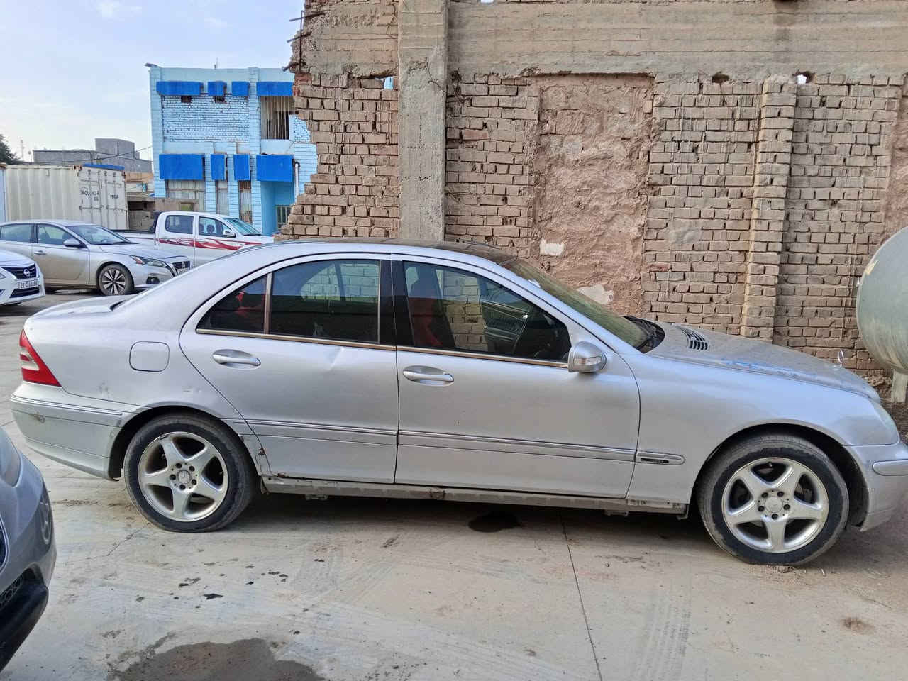 سيارة مرسيدس 2007 محرك 4 گير اوتماتيك محرك وگير شرط سعر 35بيه مجال***********
