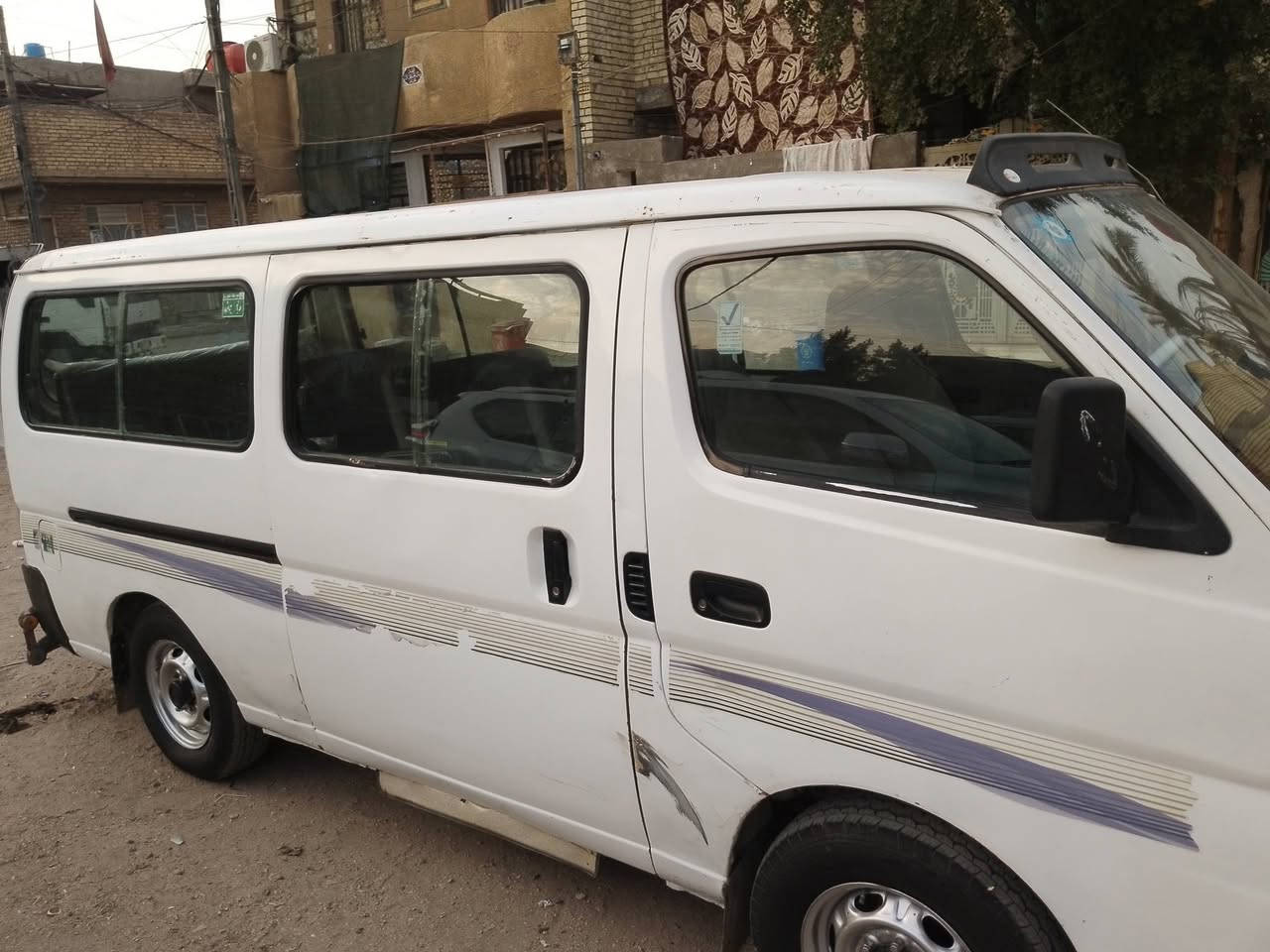 سلام عليكم نيسان لبيع موديل 10 السياره بسمي مصفره من كلشي رقم الشاصي بل تكمه تخم  تايرات جديد سياره خير من الله كبل لشارع بيه محرك ونجي ابو المجاول كير عادي السياره مصبوغه حزام على اثر طخات وخياسات رقم نكليزي بغداد العنوان بغداد مدينه الصدر السعر 87 وبيه مجال قليل ***********
