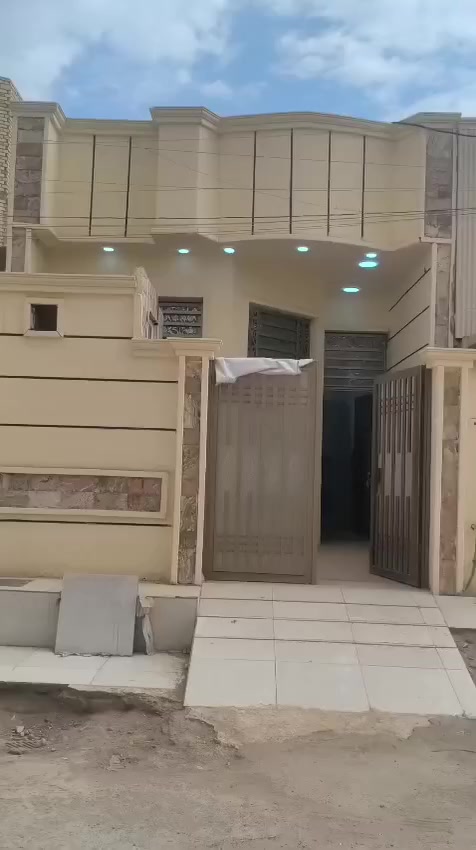 🏢دار للبيع طابو صرف جاهز للتحويل :
نهاوند منطقة ال11000 الف خلف البطاقه الموحدة🏢
المساحة: (( 100متر))
جديد فارغ حالياً يتكون من غرفة وصاله ومطبخ واستقبال وصحيات
مكتب عقارات الهدئ🏡 حي نهاوند شارع20
المكتب مجاز رسميا من قبل الدوله
للاستفسار الاتصال رقم الهاتف 
        او مراسله واتساب 📞
*********** ضياء ابو امير
 *********** حجي صباح 
ملاحظه: توجد لدينا عروض أخرى في محافظه ميسان مركز المحافظه
