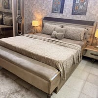 غرفة نوم • ٨ قطع • سرير مخزن