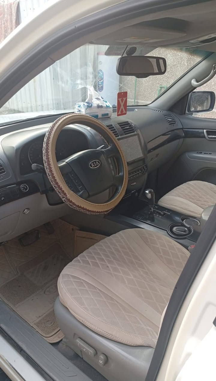 كيا موهافي خليجي موديل ٢٠٠٩ فول مواصفات مكفولة 
بيها بارد بقبق الجنطة فقط 
السعر ١٢٥ 
***********
