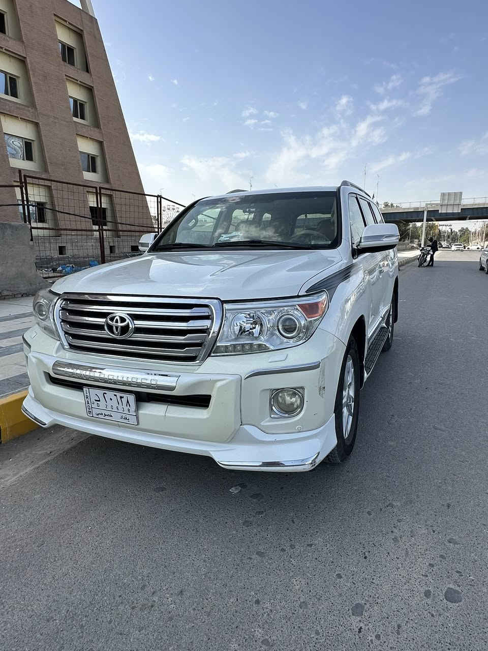 السلام عليكم
لاندكروز 2013 رقم بغداد بريم مواصفاتها معروفه للجميع 6 سلندر ماشيه 142 الف حقيقي مكفوله من الصبغ بيها بارد قليل في باب السائق السعر 365 
مكان السياره ذي قار ناصريه 
للتواصل على الرقم ***********
