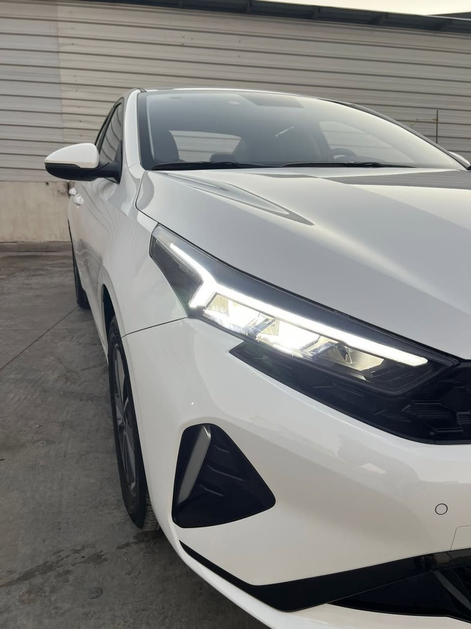 Kia k3 2024
مكفولة كفالة عامة جديدة لوك 
ماشية 13 الف
فول مواصفات 
كامرة 
شاشة 
حساس امامي
حساس خلفي
سايد بريك بصمة 
اوتو هولد
فتحة سقف 
تاير 16
وبعد هواي مواصفات 
السعر 146 وبيها مجال
شرط التحويل  
الرقم ***********
