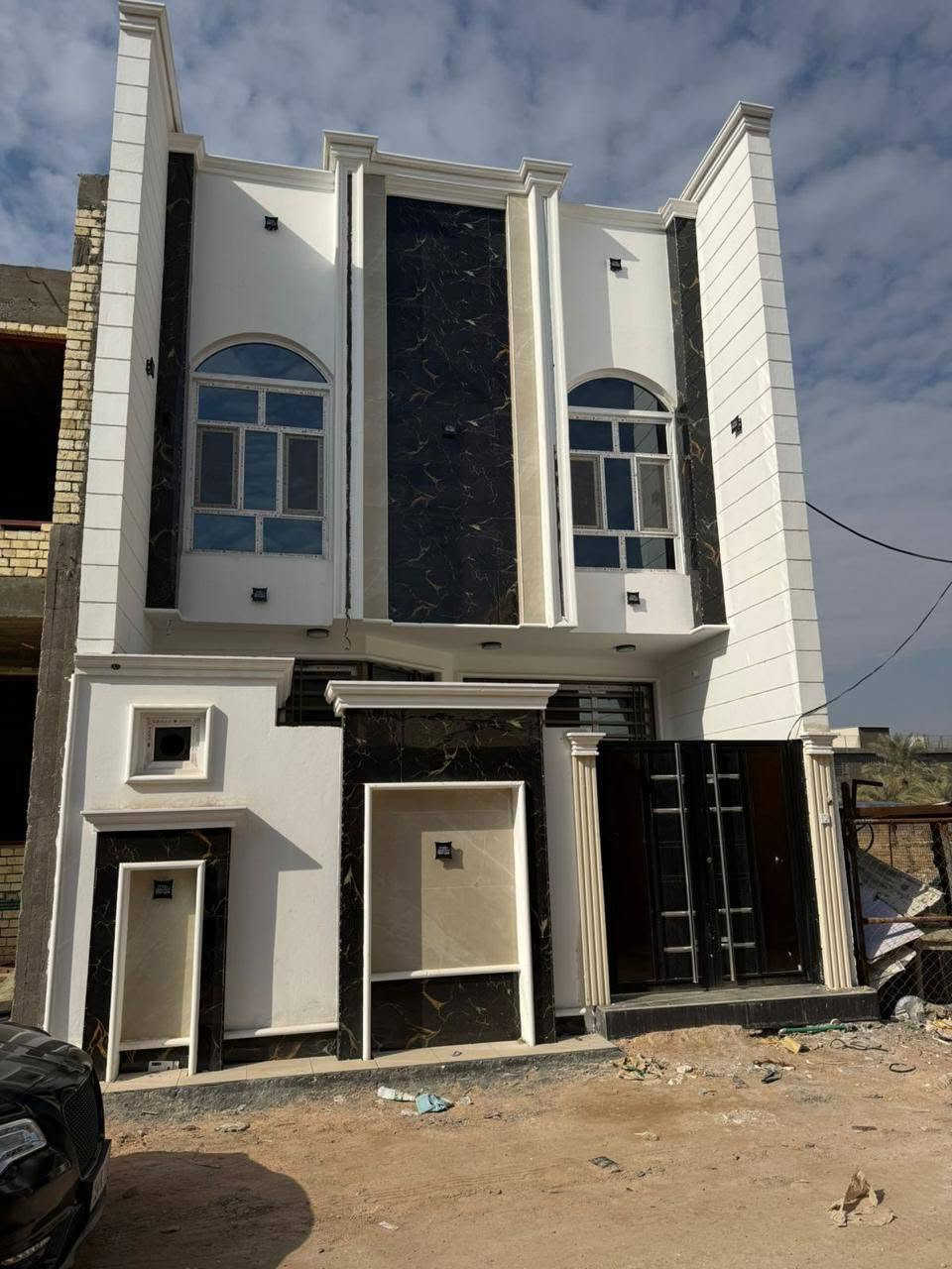 📍🏠كربلاء المقدسة /البوبيات/فرع مدرسة الكنوز
✅مساحة الدار 100متر
✅طابقين الدار
✅غرف نوم عدد 4
✅مجمع صحيات عدد 3
✅صاله عدد 2
✅أستقبال +مطبخ 
✅البناء طابوق درجة أولى
‼️ السعر الدار 185 وقابل لتفاوض 😍✅💵
☎️للاستفسار التواصل على ألارقا
***********
