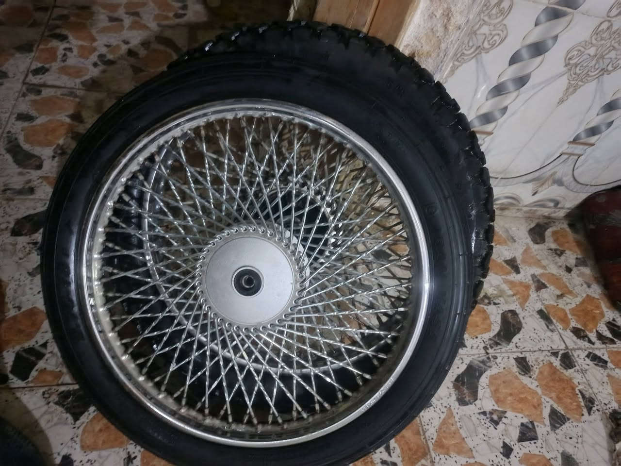 غراض دراجه للبيع وياله كامله تايرات جدد ويل امامي جديد دبل سيم حته بنزات وياهه ٣٠ الواحد  وصدر امامي كامل شغال مابي نضوح وحته بولبرن وياه ب٣٠  دبلات خلفي شغالات ب١٠ مجامع اصليات ب٥ سكان وفافونه نضيفات ب١٠ اشاير ب٣ ماشه خلفيهه مال سونك نضيفه ب١٠ صالصنصه كاتم ب١٠ كلهن ١٣٥ للتواصل ***********
