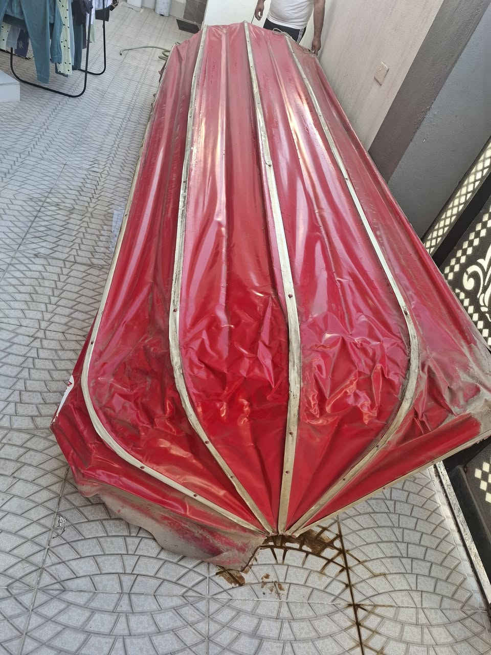 سلام عليكم ورحمة
شمسي للبيع ينشد للأسواق او محل  طوله تقريبا 4 أمتار
***********
