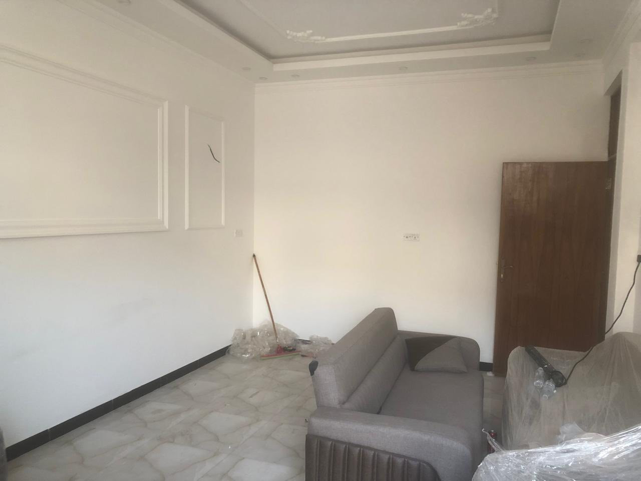 دار للبيع طابقين السريدات الجديده 
مربع ثالث 
واجهة 5 نزال 20 زنجيل 
شارع صب 
***********
