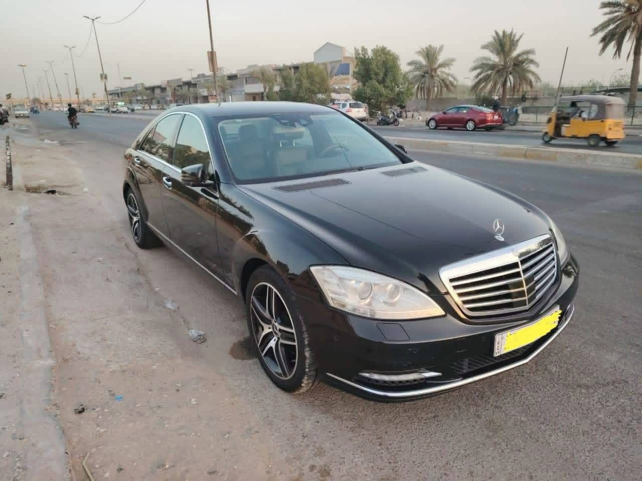 مارسيدسS350  للبيع🌟
موديـل2012 

مواصفات :

فتحة سقف + رادار امامي + جانبي + جكات + مري شفط +كأمره نهاري 

تدفئه مقاعدو تبريد مقاعد+ كرسي خزن ميموري + ماوس امامي 

تليفون + كراسي كهرباء + بردات كهربائيه

زراكات لايت + كاميرا خلفيه + حساس امامي + خلفي 

انارة ترحيب + سايد بريك كهربائي + محرك 6سلندر 

3 قطع تبريد + شفتات ستيرن + نضام سير على خطوط +تحكم الكتروني للتبريد خلفي

تحكم ستيرن فول + دشبول الكتروني 

السعر : 240ورقة وبيهة مجال 

مكان :نهروان معامل طابوق نهروان

رقم : ***********
