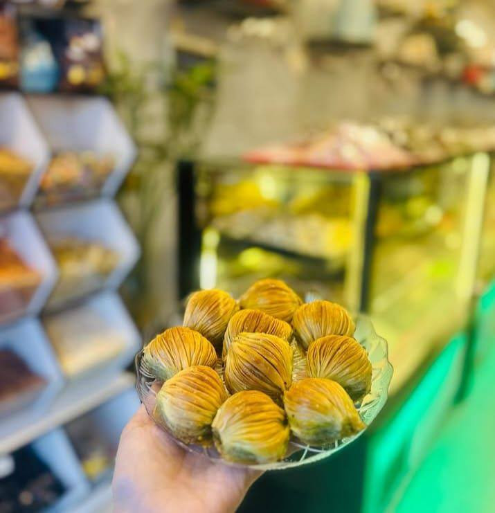 حلويات ومعجنات الجود تشرفونا بكل وقت حي القاهرة سوق علي نعمة مجاور العطار أبو محمد ***********
