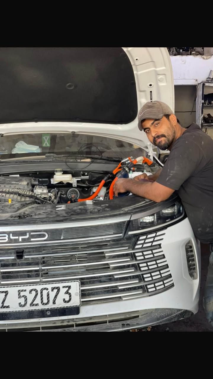 سلام عليكم يتوفر صيانه السيارت. #الشانجان و #BYD 
وجميع انواع السيارات الحديثه 
البياع حي الصناعي شارع الخامس 
***********
