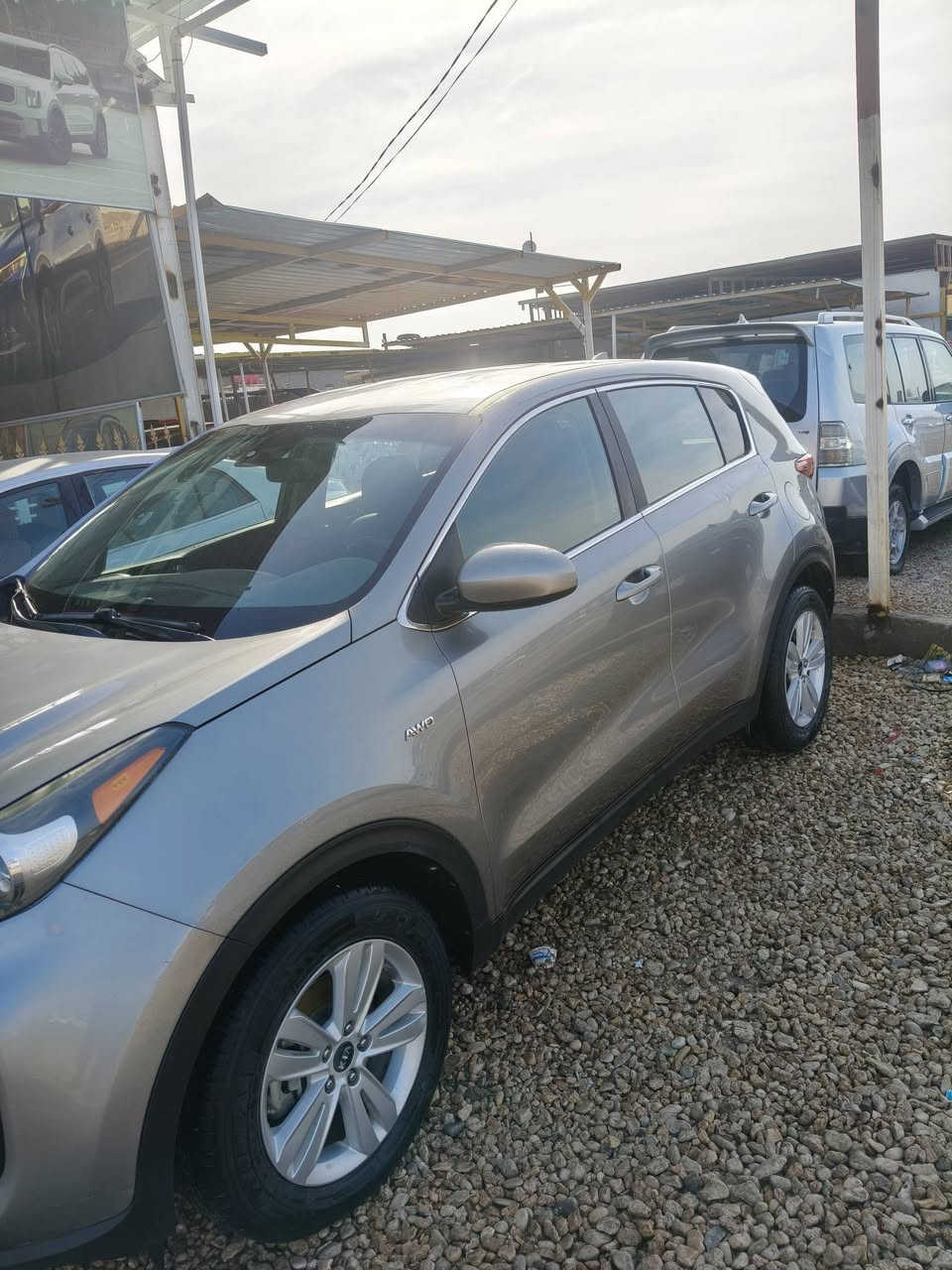 سبورتج 2019امريكي محرك 2400جي دي أي شرط مامفتوح حادثه جاملغ خلفي بدون ايرباك ولا دواخل وبلعراق صار بيه نص باب سدر والورا صبغ بدون فتح برغي سيارة كارتون ترايه زيرو سعره 130مكانه الديوانية وهذا رقمي *********** سنوية ماصاقطة بعدهي تحويل او وكالة سيارة جديدة كلش وبرغي نقص مابيه علشركة
