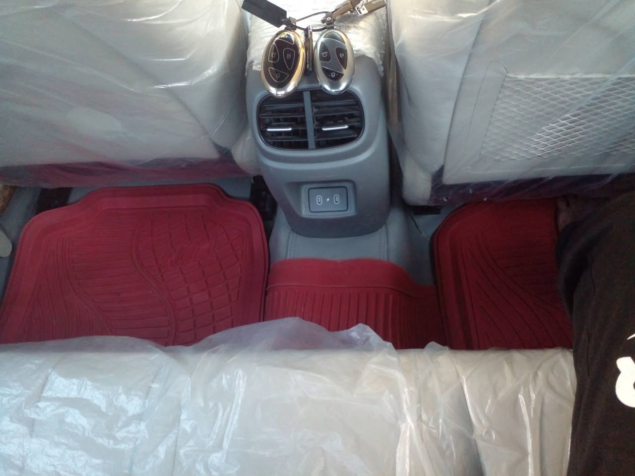 ٢٥ محرك الفين كوري الصلي تشغيل عن بعد فول مواصفات رقم بابل جديد بسمي مكانه سياره كربلاء ماشيه ١٢الف بس اليت مكسور كدامكم  سعر ١٩٥ سياره جديد اريد ابيع عندي بنيان بيت ومحتاج فلوس ***********
