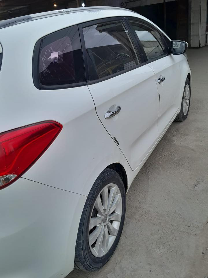 كيا كرنز موديل 2014 للبيع  السياره السياره مكفوله من الكص السعر 80 وبيهه مجال (علمآ السياره أدوات أدوات )
اتصل وبالخدمه ‭0770 569 8417‬
