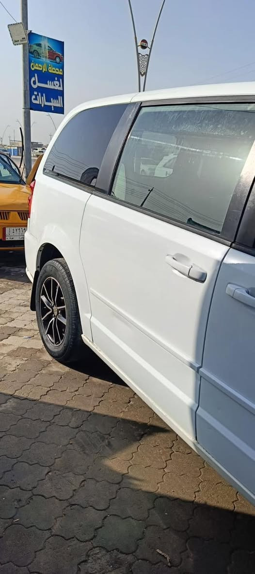 سياره دوج كرفان مديل 17
رقم أربيل سنويه منتهيه ٢٤
سياره بل البصره 
سعر 145
***********
خوان اني مكلف بل نشر
