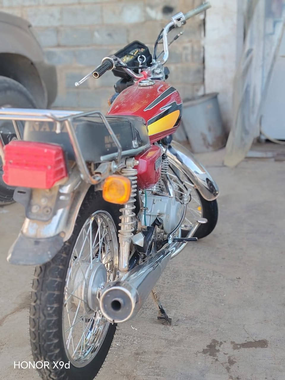 السلام عليكم دراجه للبيع اوراق سكنر رقم تلفوني *********** مكاني بلامن الداخلي البصرة, العراق
