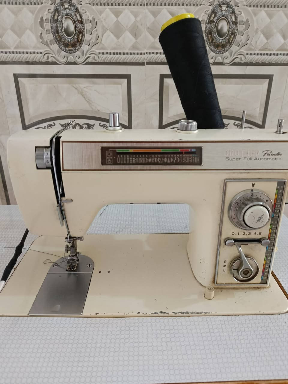 مكينه للبيع
السلام عليكم مكينه للبيع هيه والميز
230 ألف وبيها مجال بسيط
مكينه نظيفه كللش ما داخله تصليح بطاريتها وياها ٢٠ نوع تطريز مع عمل بيت الدكم وخياطة دكم 
سبب البيع  عندي ضرف ومحتاجه فلوسها
للاستفسار خاص


**إذا كنت صاحب هذا الإعلان وتريد حذفه لأي سبب، رجاءا أرسل رسالة إلى الدعم الفني**