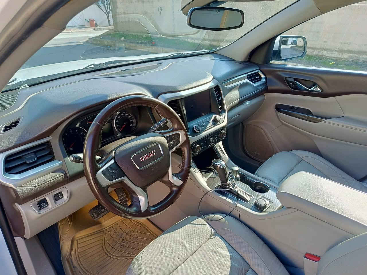 Acadia 2017
٢ قطع صبغ جملغ و صندوق خلفي

160$ و معاملة
مكان سيارة ـــ ڕانیە
***********
