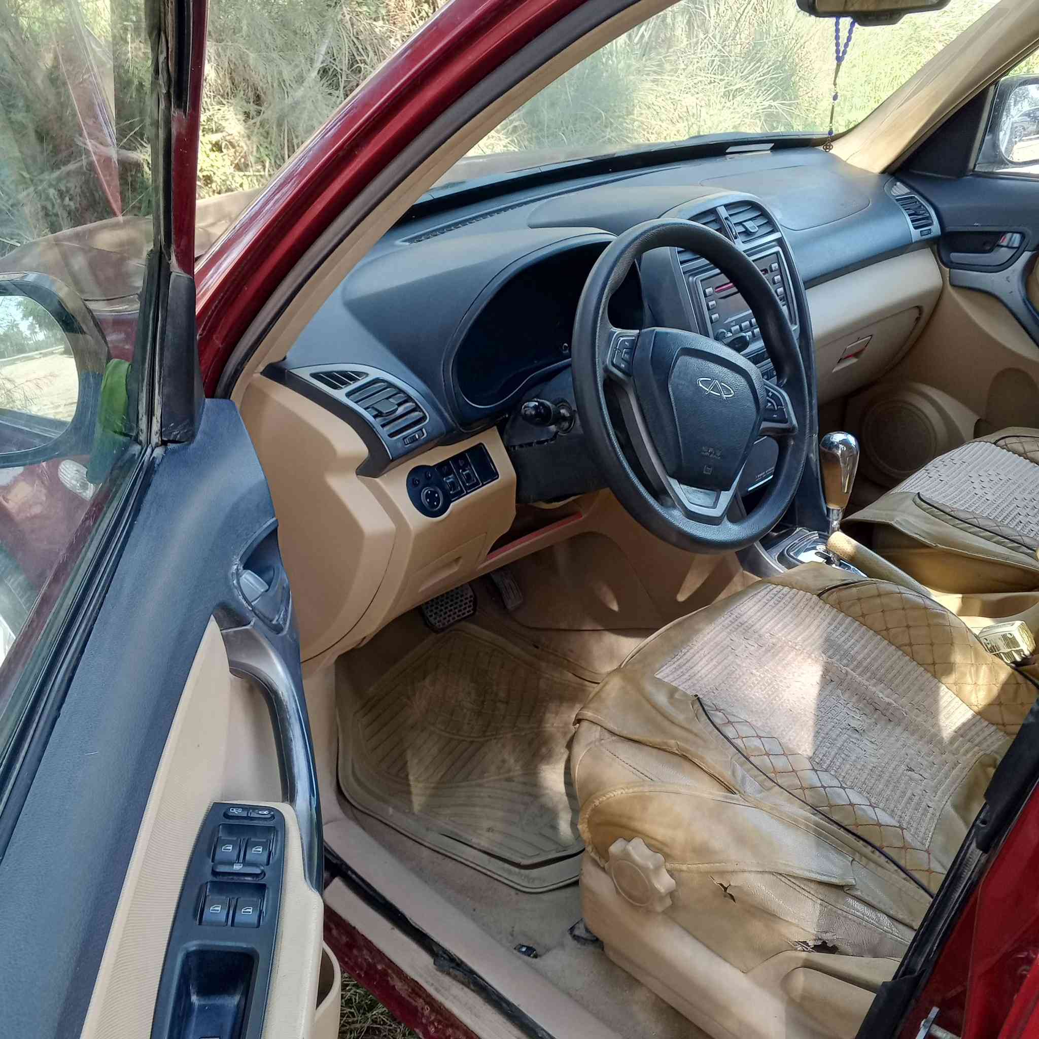 يالله سلام عليكم ورحمه الله 
سياره تيكو شيري 2013 رقم واسط
لون احمر دم الغزال
مرايات كهرباء 
فتحه سقف
كلشي شغال بيهه 
الشراي يتصل عله رقم صاحب سياره 
(***********) عنوان بابل الهاشميه
