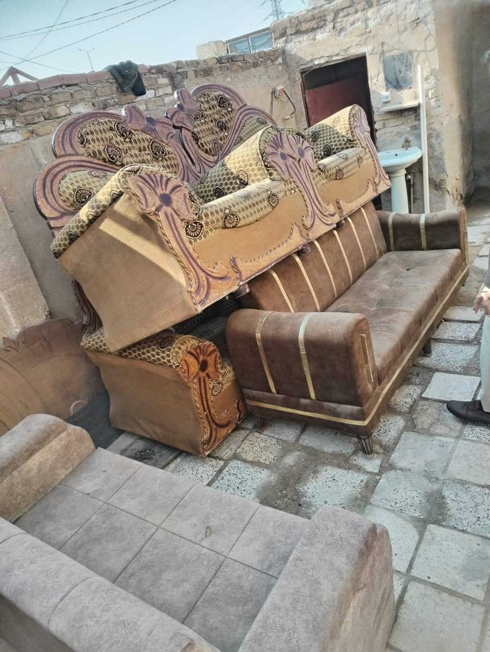 تخم اثاث للبيع مستخدم
السعر 450 وبيه مجال
لتواصل ***********
