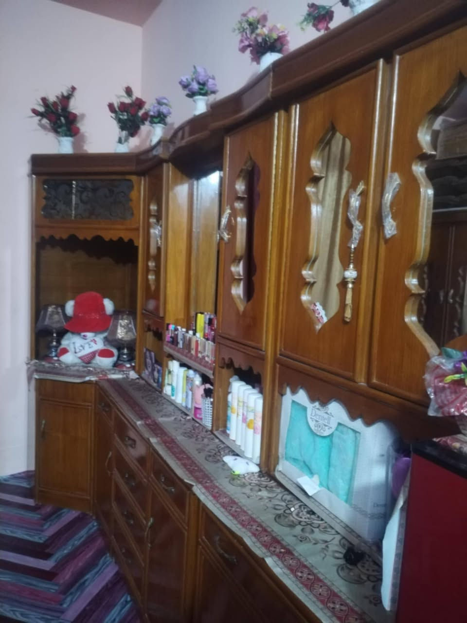 السلام وعليكم احبتي غرفه حطاطه للبيع غرفه بلواقع احله من لصور لمكان فلوجه طريق السياحيه السعر  مليون وبيه مجال بصيط مراسله الصفحه او انتصال ***********
