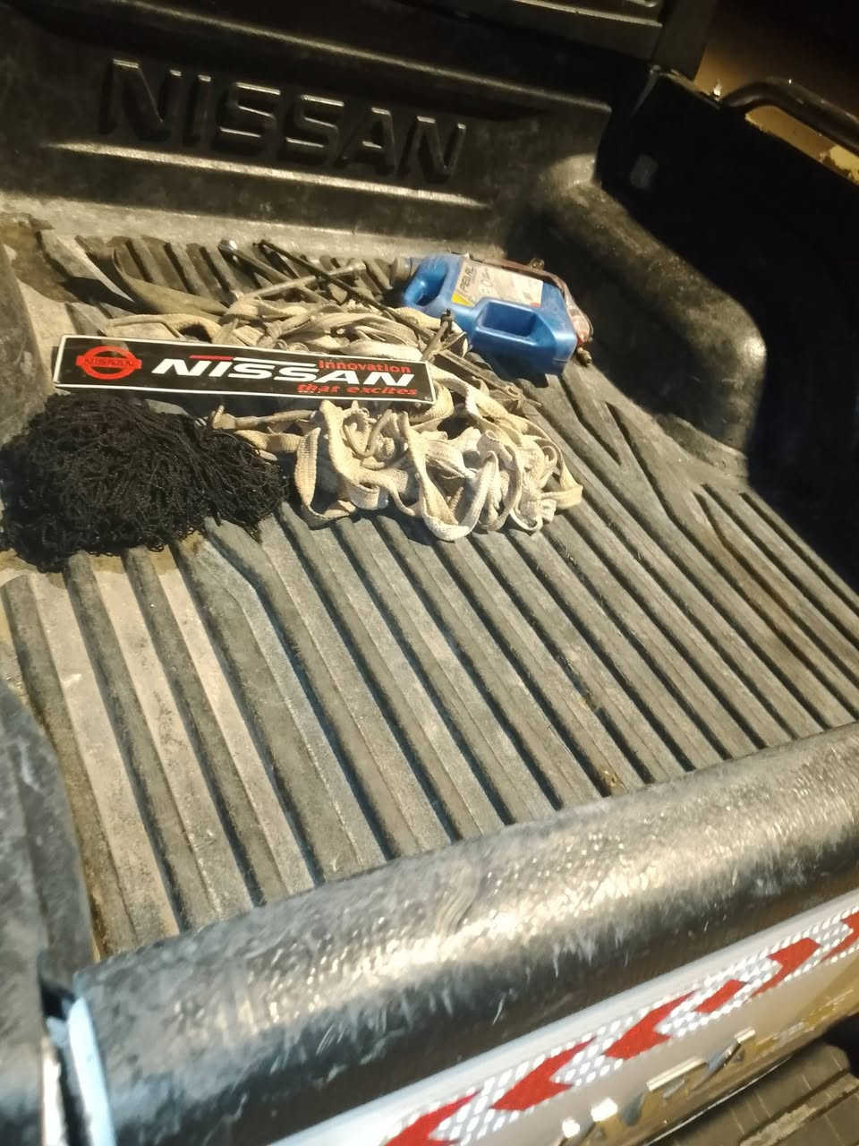 السلام عليكم بيكم نيفاره للبيع مديل 13.محوره.فيفيتي.رقم.بصربسمي.بيه.75بيه.مجال.مكان.السياره.ديالي للاستفسار.***********
