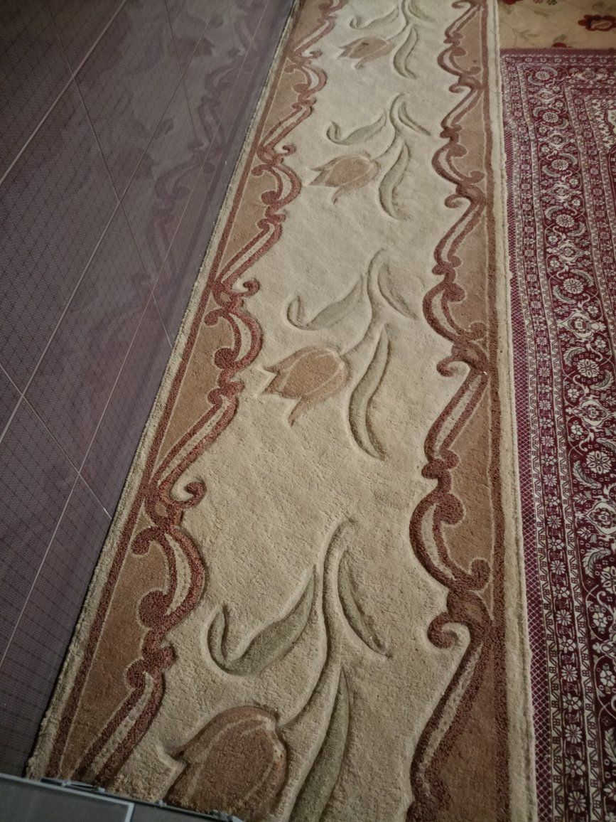 سلام عليكم متاح زوليه عدد اثنين واحد 4 امتار سعر 30 ألف مكان بنجا علي ***********
